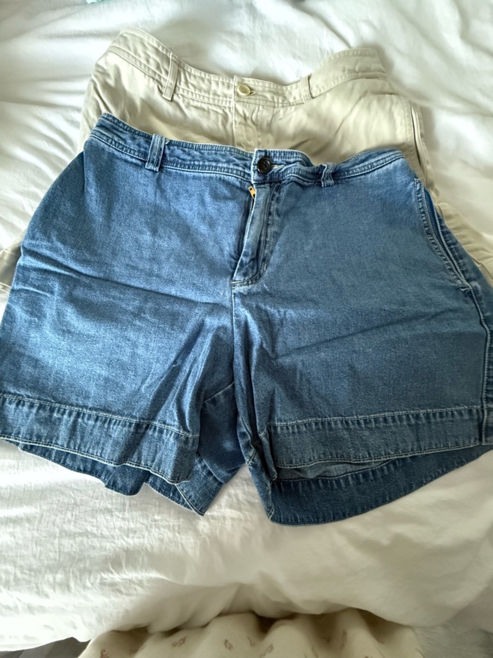 GAP Two-Pack Women's Shorts - Light Blue Denim & Tan